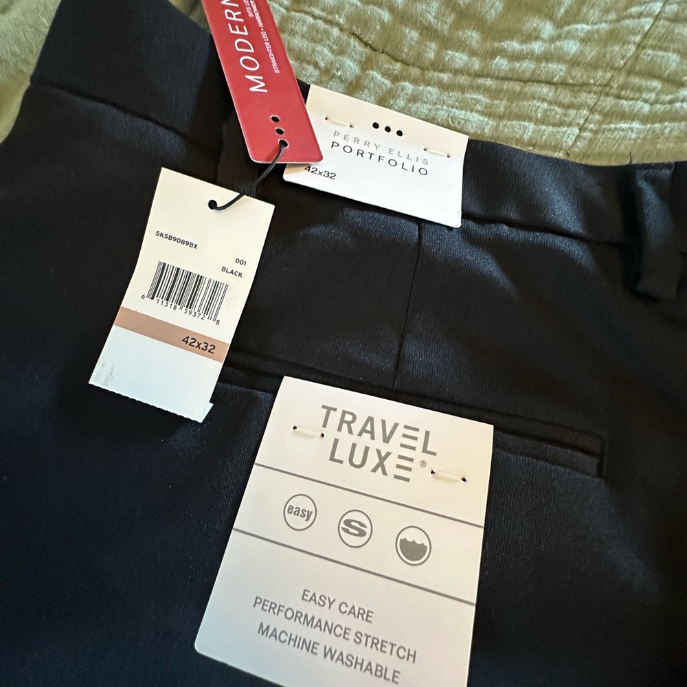 Perry Ellis Travel Luxe Black Dress Pants 42x32